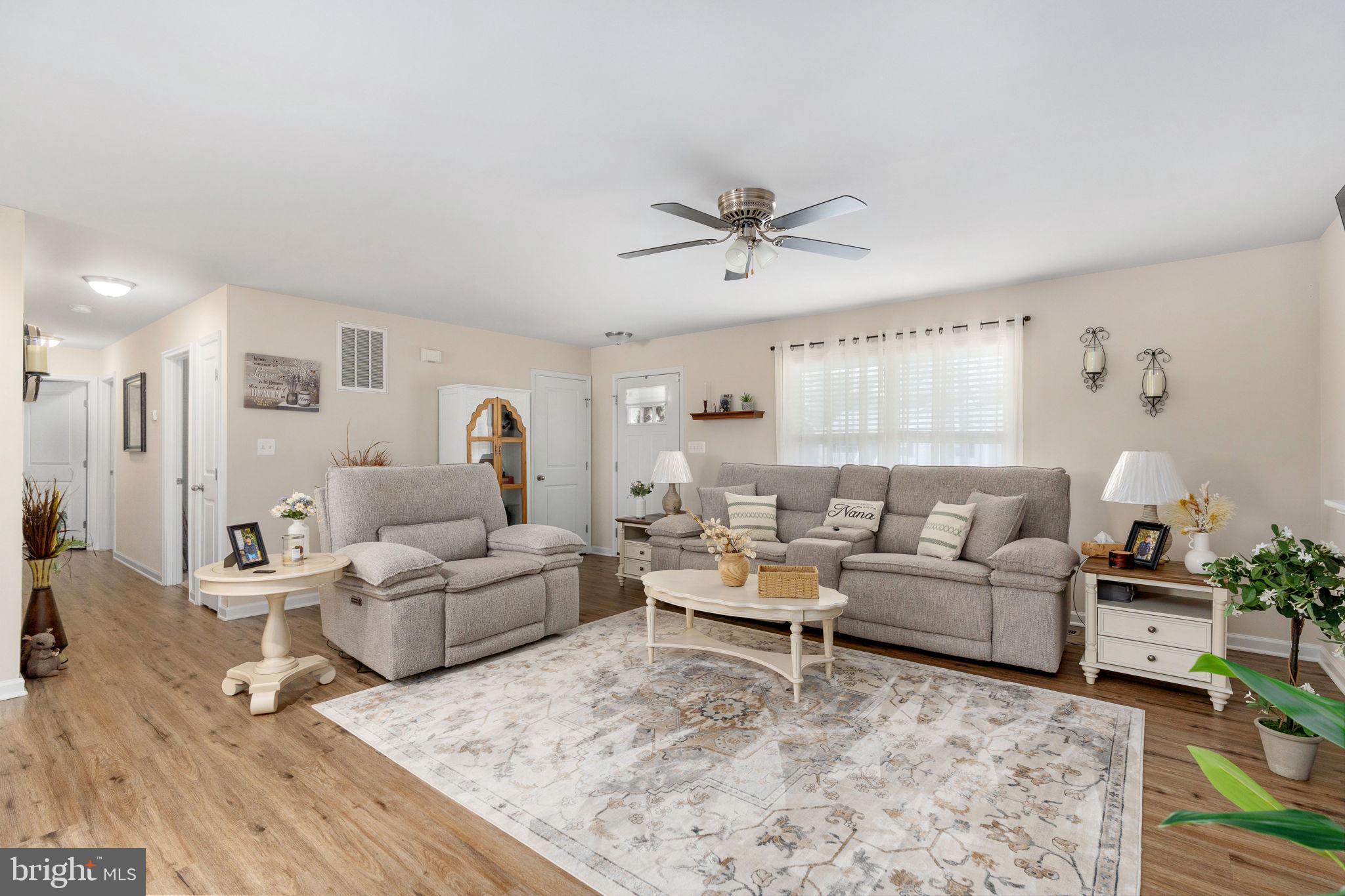 78 Rustic Lane Colonial Beach, VA 22443 - Photo 14 of 56 Inviting living space with cozy charm.