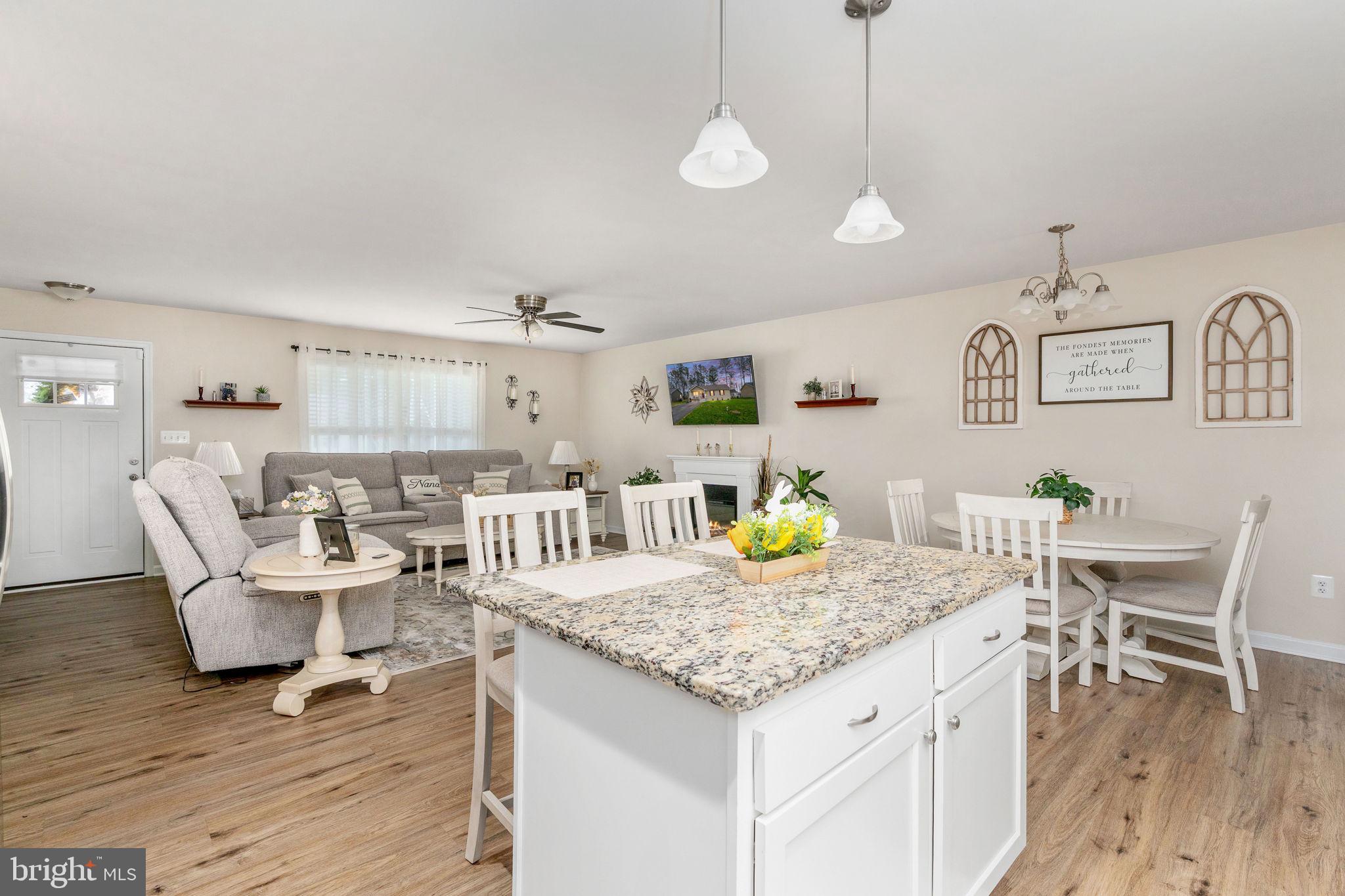 78 Rustic Lane Colonial Beach, VA 22443 - Photo 23 of 56 Bright and inviting open space.