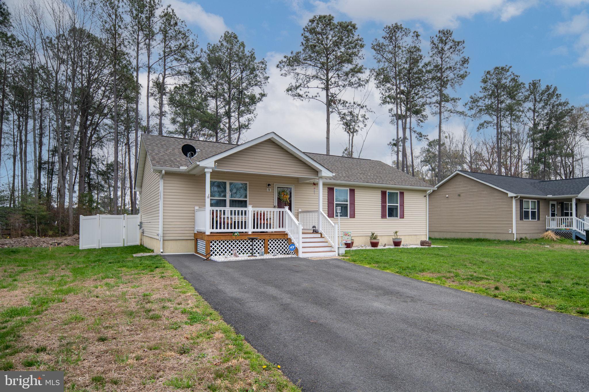 78 Rustic Lane Colonial Beach, VA 22443 - Photo 4 of 56 Charming home nestled among trees.