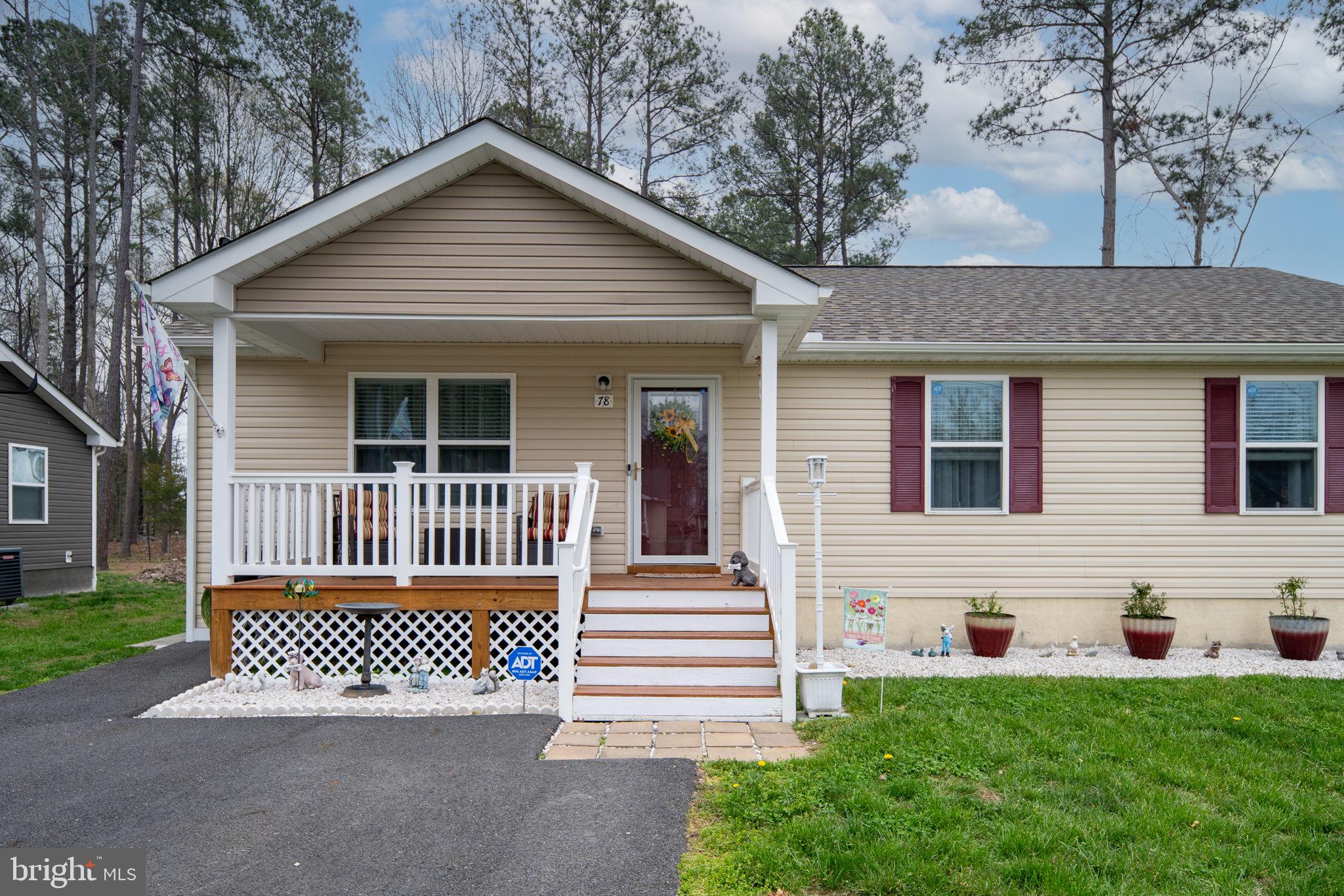 78 Rustic Lane Colonial Beach, VA 22443 - Photo 7 of 56 Charming home with inviting porch.