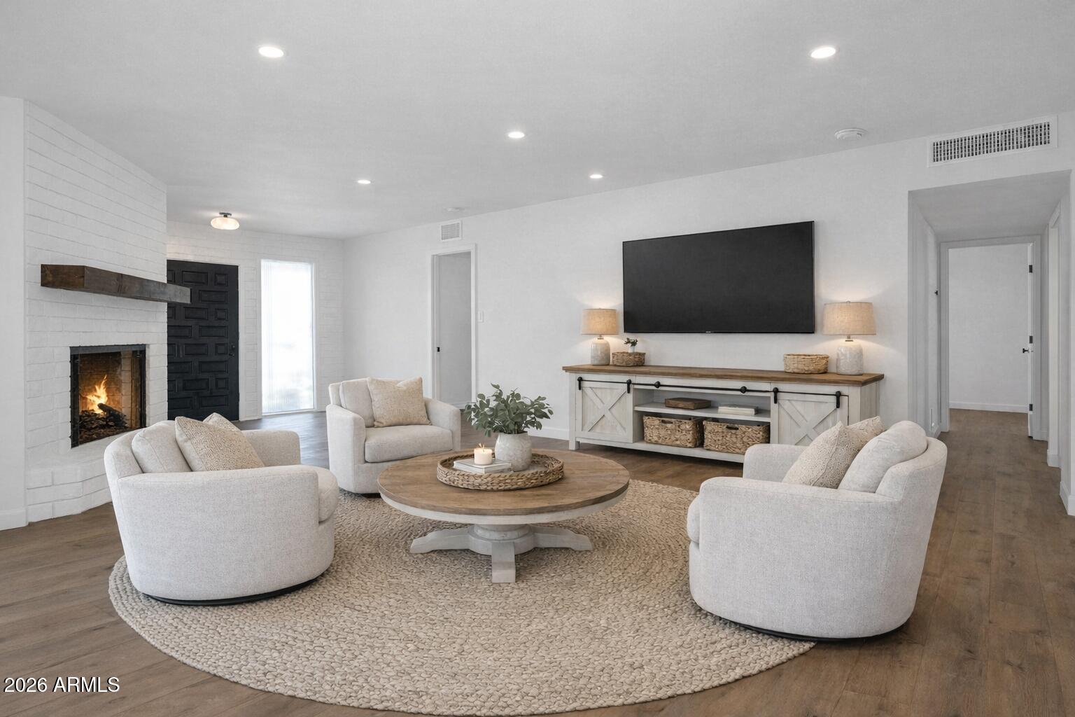 501 West Seldon Lane Phoenix, AZ 85021 - Photo 15 of 51 Cozy farmhouse living room interior