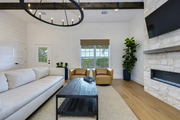 $3,000 | 24236 Spur Trail, Spicewood, TX 78669