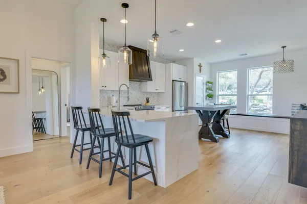 $3,000 | 24236 Spur Trail, Spicewood, TX 78669