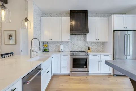 $3,000 | 24236 Spur Trail, Spicewood, TX 78669