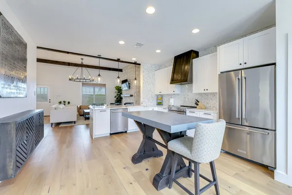 $3,000 | 24236 Spur Trail, Spicewood, TX 78669