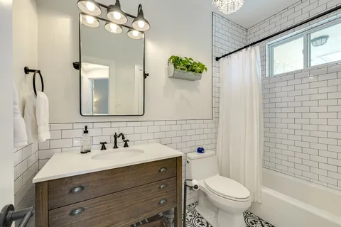 $3,000 | 24236 Spur Trail, Spicewood, TX 78669