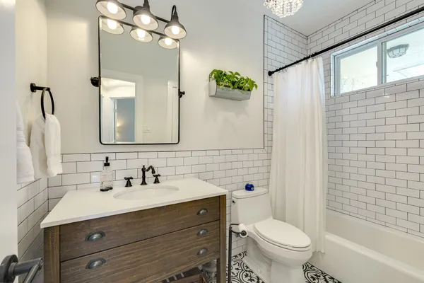 $3,000 | 24236 Spur Trail, Spicewood, TX 78669