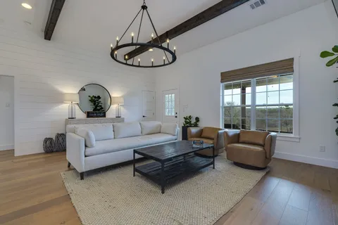 $3,000 | 24236 Spur Trail, Spicewood, TX 78669