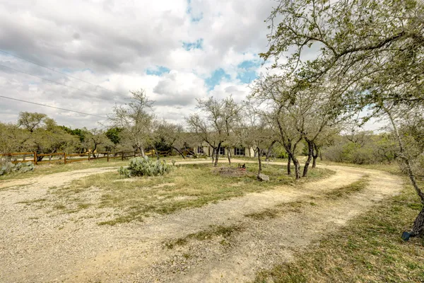 $3,000 | 24236 Spur Trail, Spicewood, TX 78669