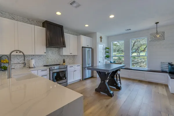 $3,000 | 24236 Spur Trail, Spicewood, TX 78669