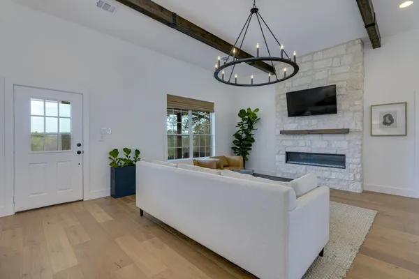 $3,000 | 24236 Spur Trail, Spicewood, TX 78669