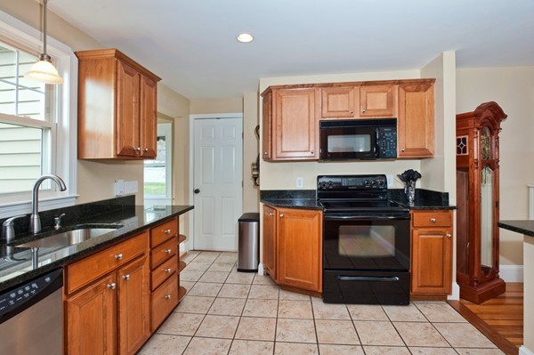 47 Dobson Road Braintree, MA 02184 - Photo 8 of 23 Gallery Image 8