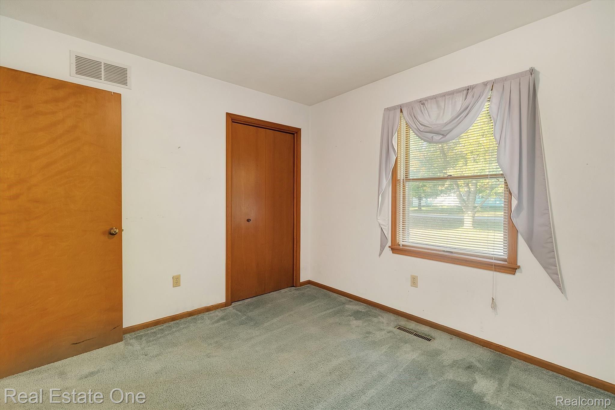 4522 Stow Road Fowlerville, MI 48836 - Photo 15 of 30 16-4522-Stow-Rd-Fowlerville-WindowStill-Real-Estate-Photography-16.jpg