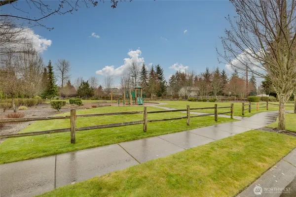 $860,000 | 1016 207th Street Southwest, Lynnwood, WA 98036