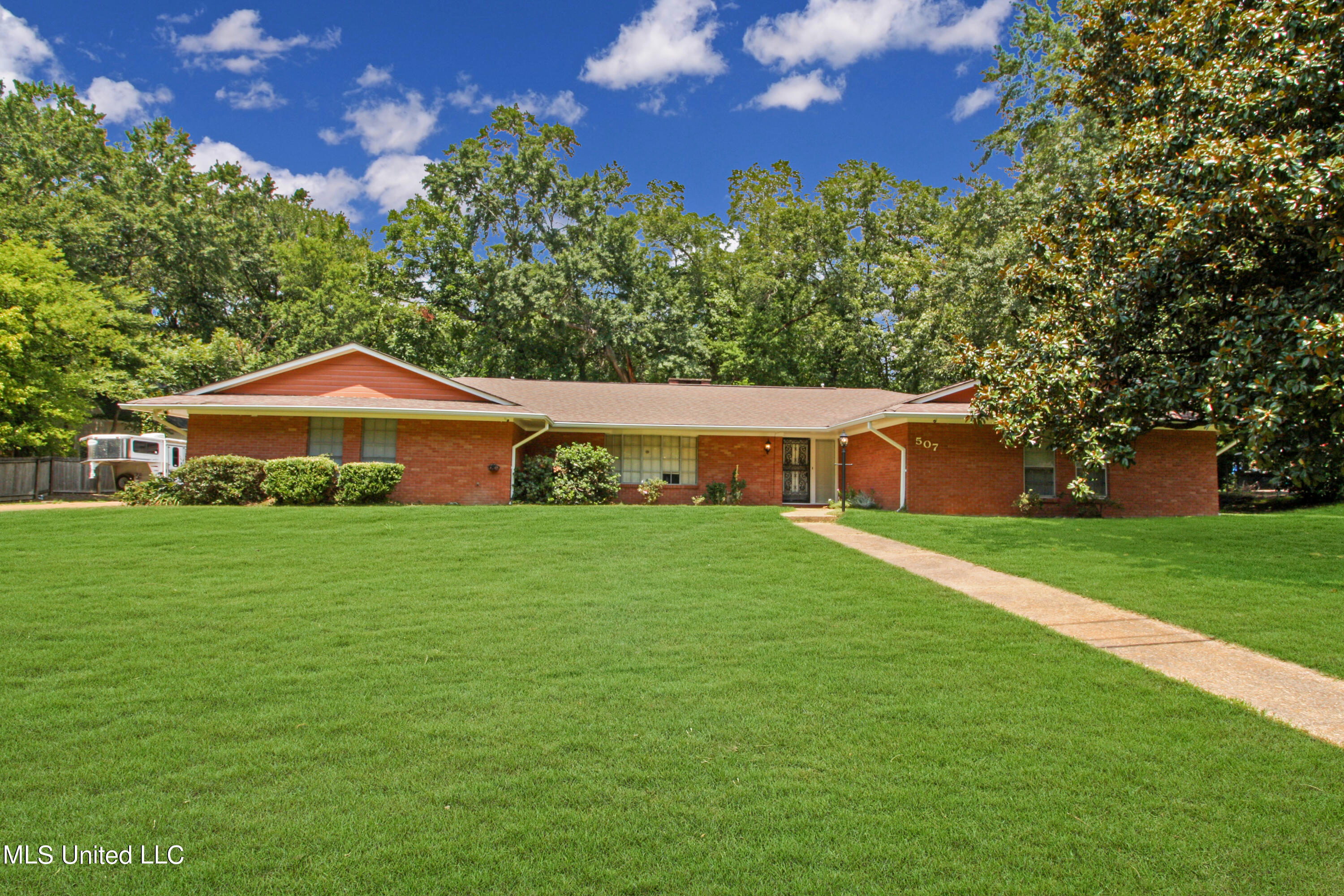 507 Dunton Road Clinton, MS 39056 - Photo 1 of 36 Front