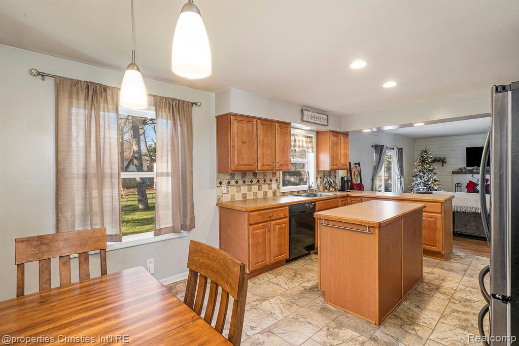 5083 North Georgetown Road Grand Blanc, MI 48439 - Photo 9 of 26 Gallery Image 9