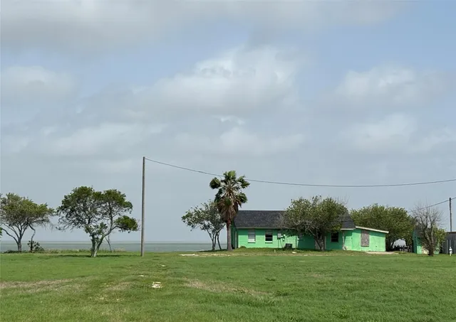 $1,584,000 | 4-4-r Copano Ridge Road, Rockport, TX 78382