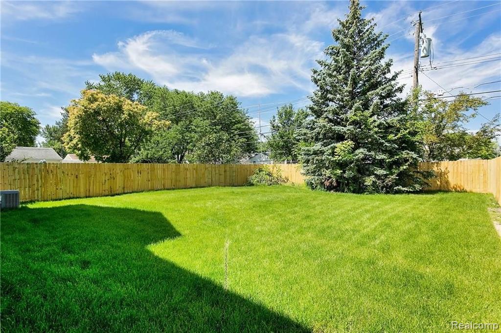 4102 Devon Road Royal Oak, MI 48073 - Photo 32 of 33