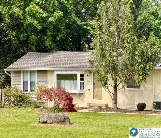 $2,300 | 9751 Newtown Road, Unit B, Breinigsville, PA 18031