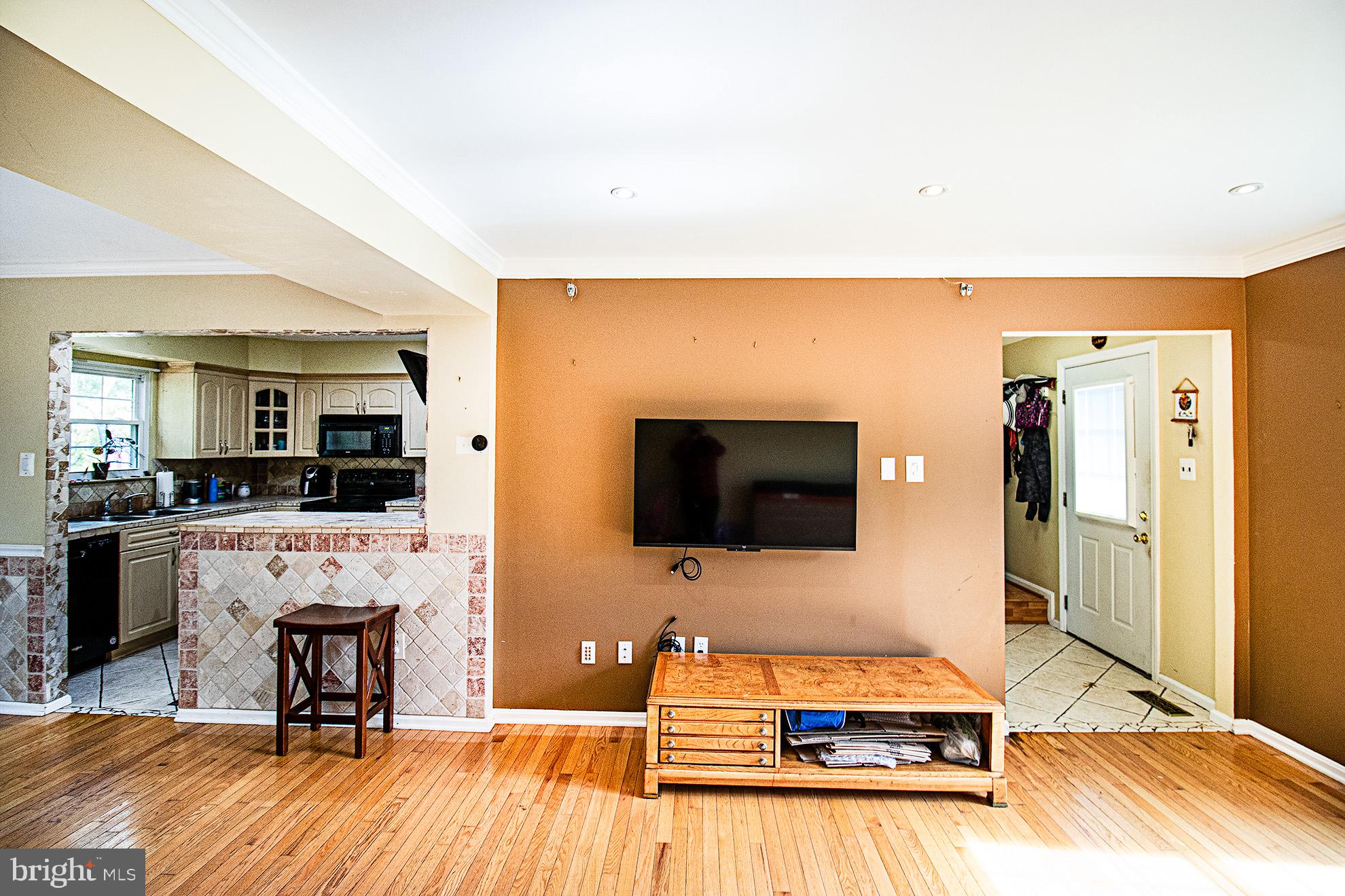 17645 Longview Lane Olney, MD 20832 - Photo 4 of 32