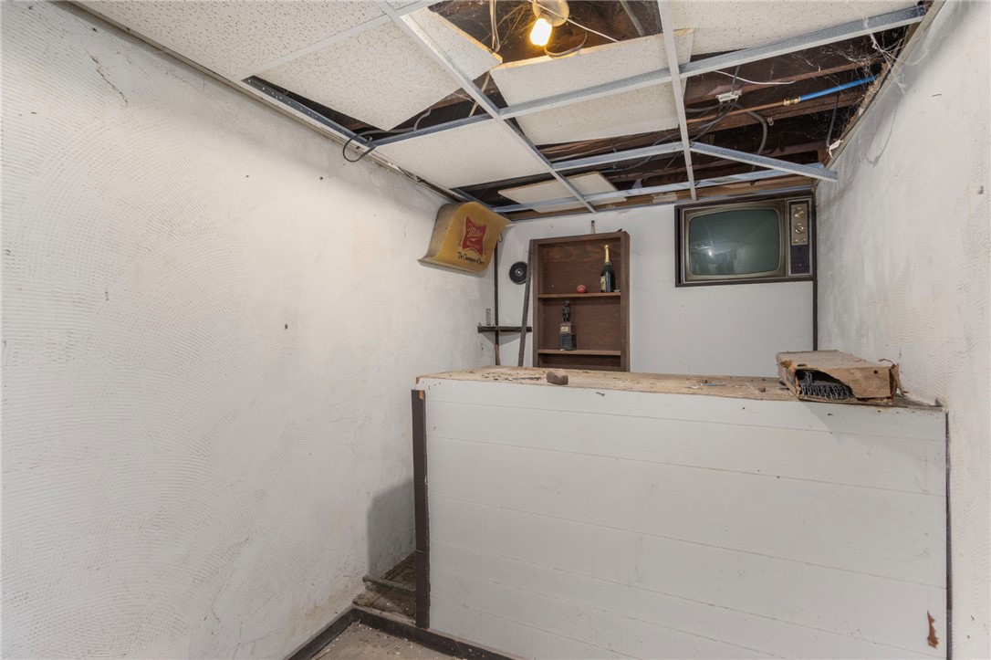 95 Corinth Street Providence, RI 02907 - Photo 26 of 38