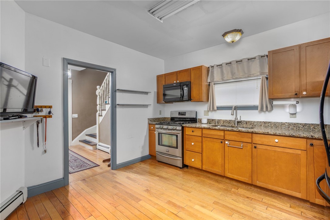 95 Corinth Street Providence, RI 02907 - Photo 9 of 38