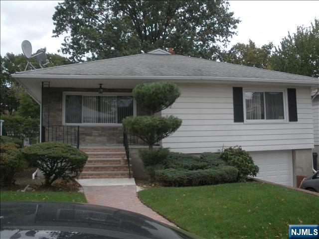 1038 Inwood Terrace Fort Lee, NJ 07024 - Photo 1 of 11