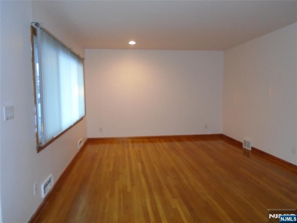 1038 Inwood Terrace Fort Lee, NJ 07024 - Photo 2 of 11