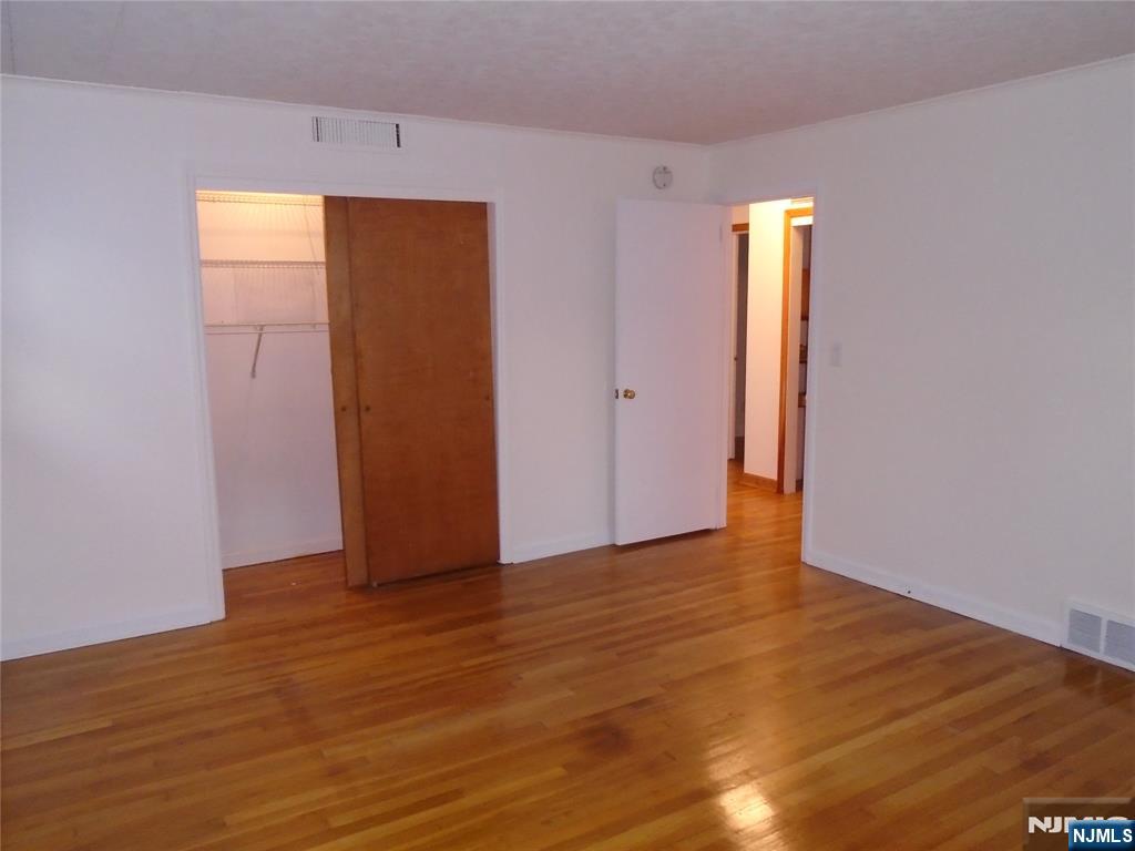 1038 Inwood Terrace Fort Lee, NJ 07024 - Photo 5 of 11