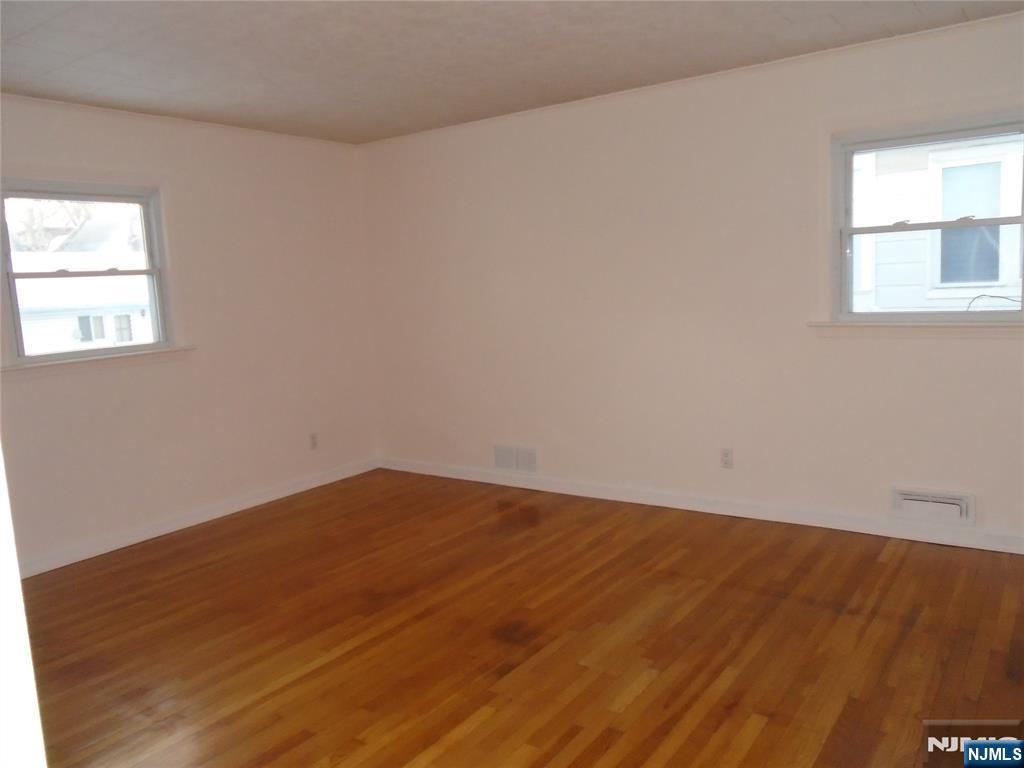 1038 Inwood Terrace Fort Lee, NJ 07024 - Photo 7 of 11