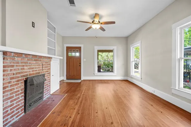 $2,800 | 1715 College Avenue, Fort Worth, TX 76110