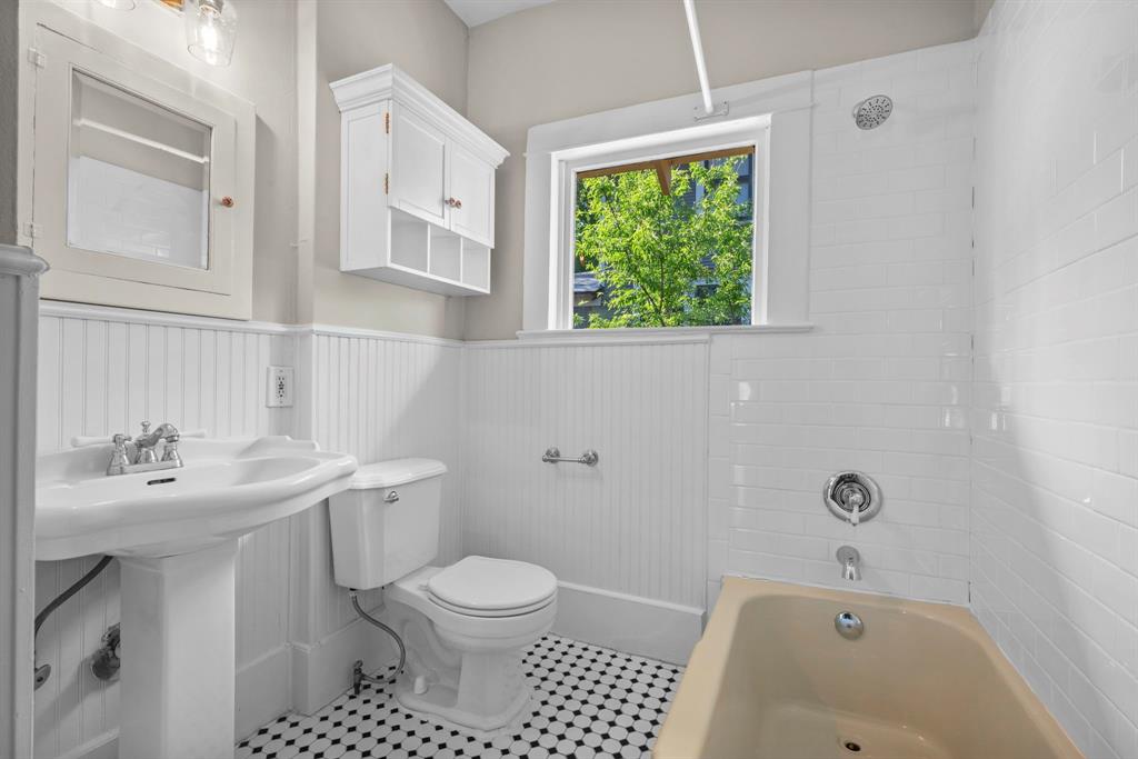 1715 College Avenue Fort Worth, TX 76110 - Photo 32 of 40