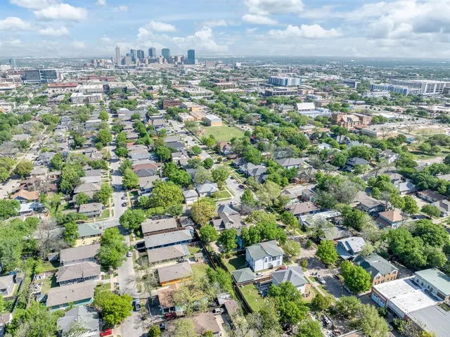 $2,800 | 1715 College Avenue, Fort Worth, TX 76110