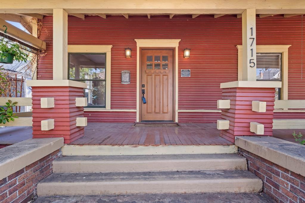 1715 College Avenue Fort Worth, TX 76110 - Photo 4 of 40