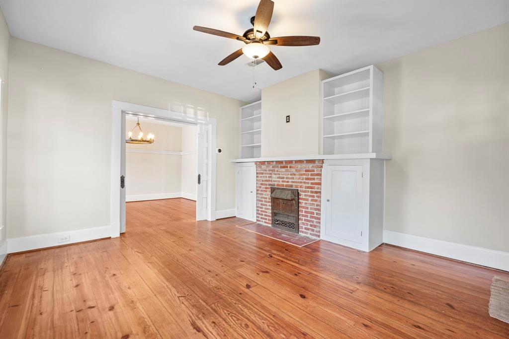 1715 College Avenue Fort Worth, TX 76110 - Photo 10 of 40