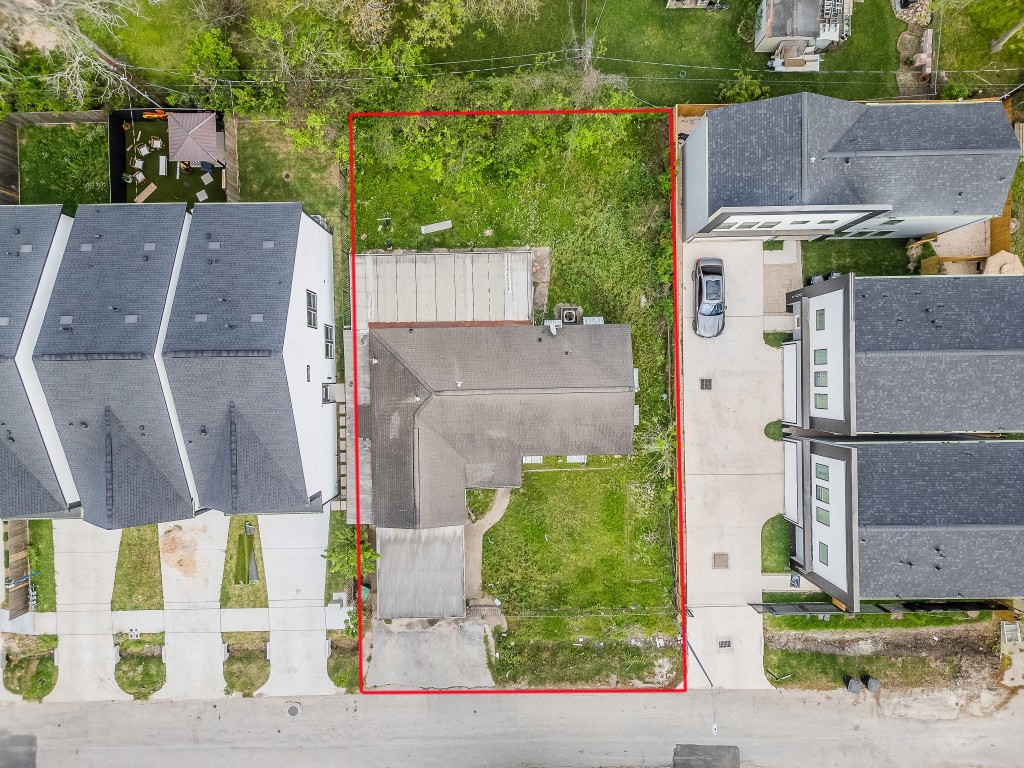 7121 England Street Houston, TX 77021 - Photo 5 of 13 an aerial view of residential houses with outdoor space