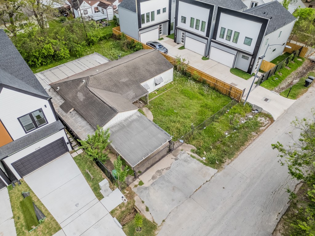 7121 England Street Houston, TX 77021 - Photo 9 of 13 an aerial view of a house