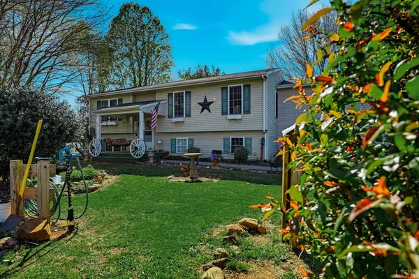 $589,500 | 1175 Davis Mill Lane, Bedford, VA 24523