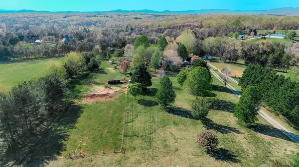 $589,500 | 1175 Davis Mill Lane, Bedford, VA 24523