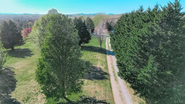 $589,500 | 1175 Davis Mill Lane, Bedford, VA 24523