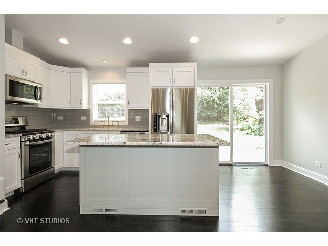 231 South George Street Barrington, IL 60010 - Photo 4 of 15