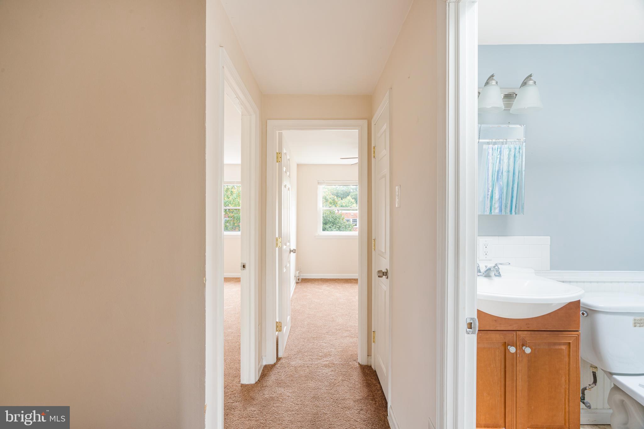 12541 Ramer Road Philadelphia, PA 19154 - Photo 14 of 38 2nd floor hallway