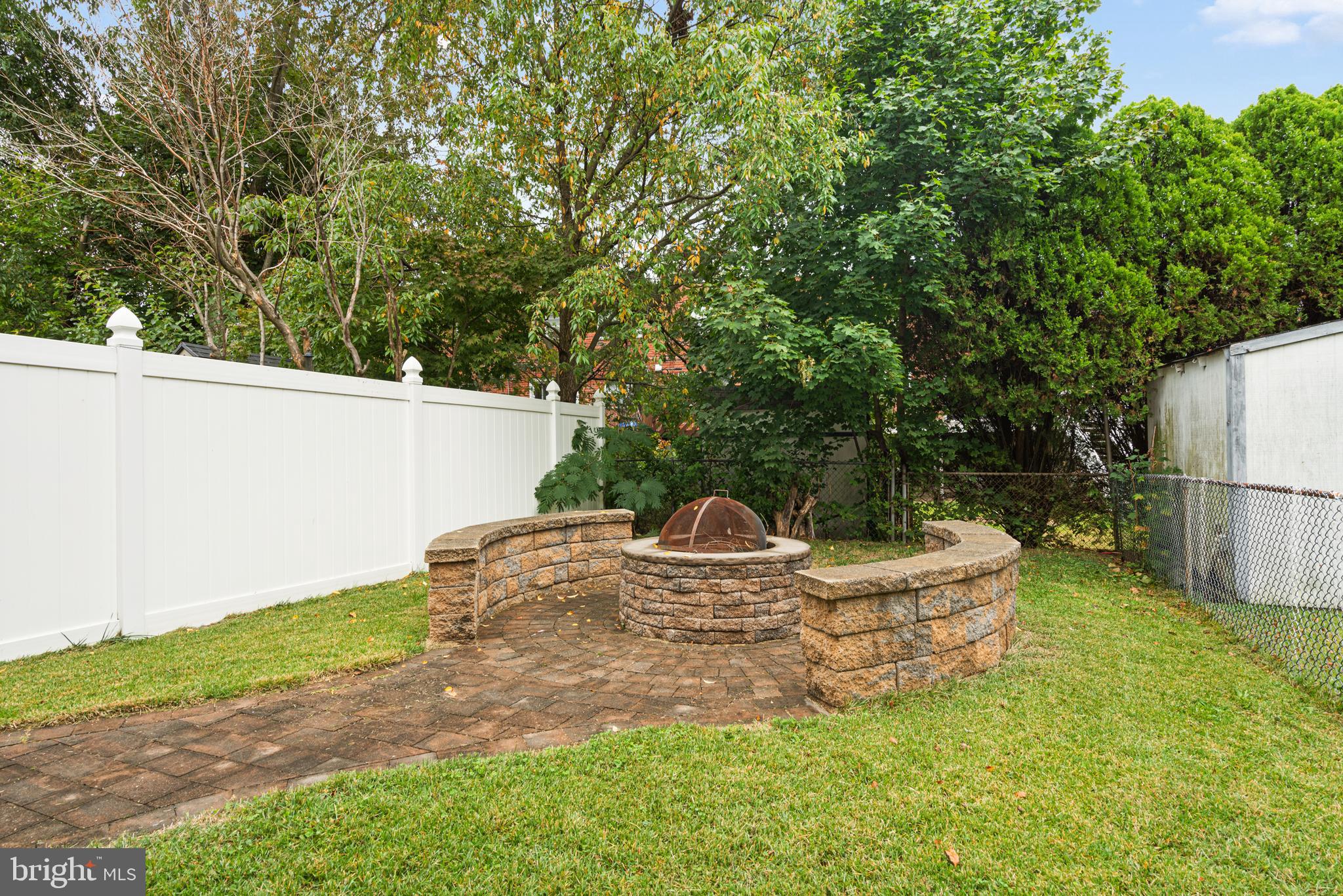 12541 Ramer Road Philadelphia, PA 19154 - Photo 33 of 38 Private Backyard