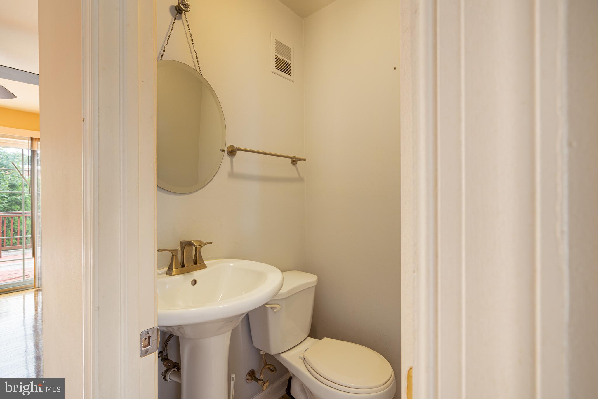 12541 Ramer Road Philadelphia, PA 19154 - Photo 8 of 38 1st Floor Powder Room