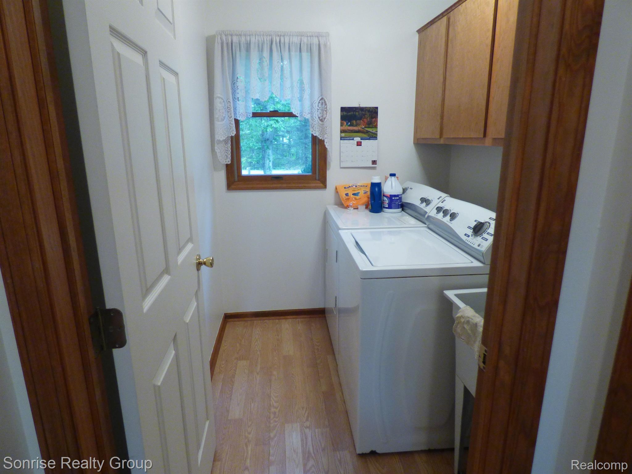 10232 Spencer Road Brighton, MI 48114 - Photo 16 of 32 Gallery Image 16