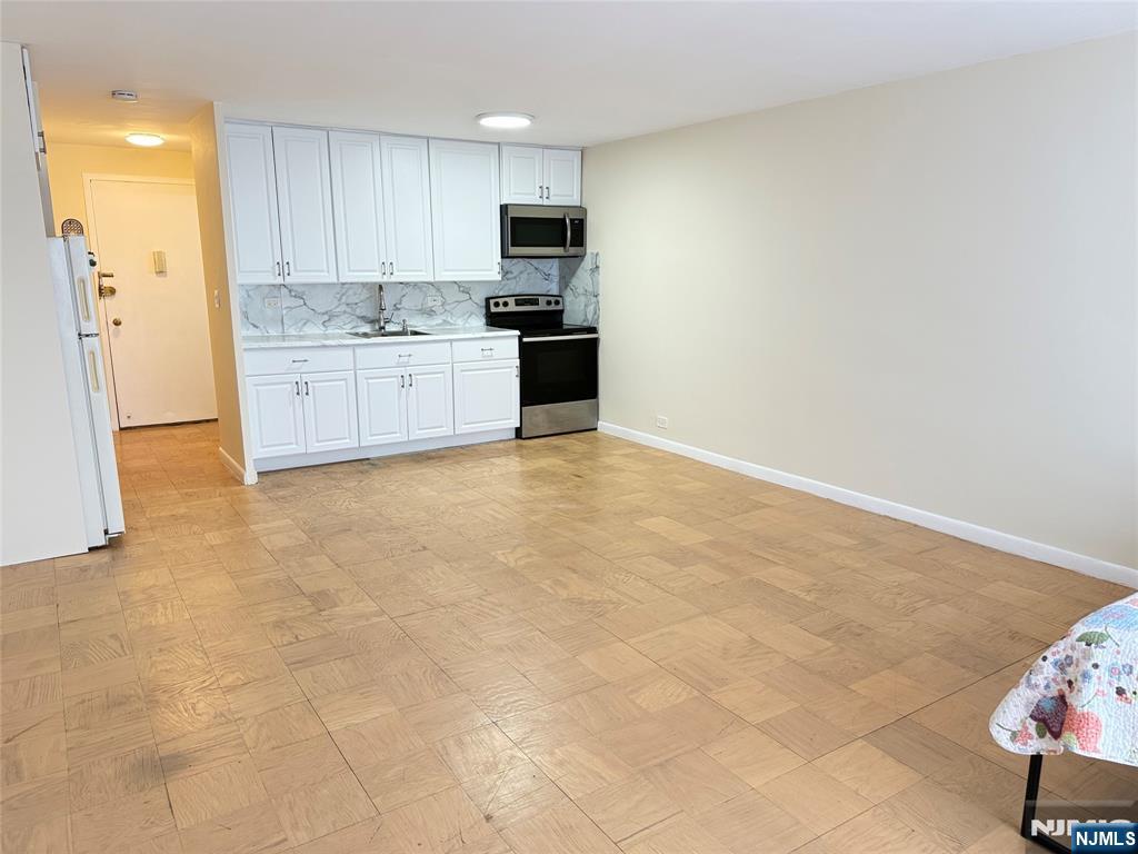 265 Main Street, Unit 702 Ridgefield Park, NJ 07660 - Photo 7 of 27