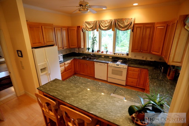 310 Rock Cliff Road Boone, NC 28607 - Photo 34 of 36 Gallery Image 34