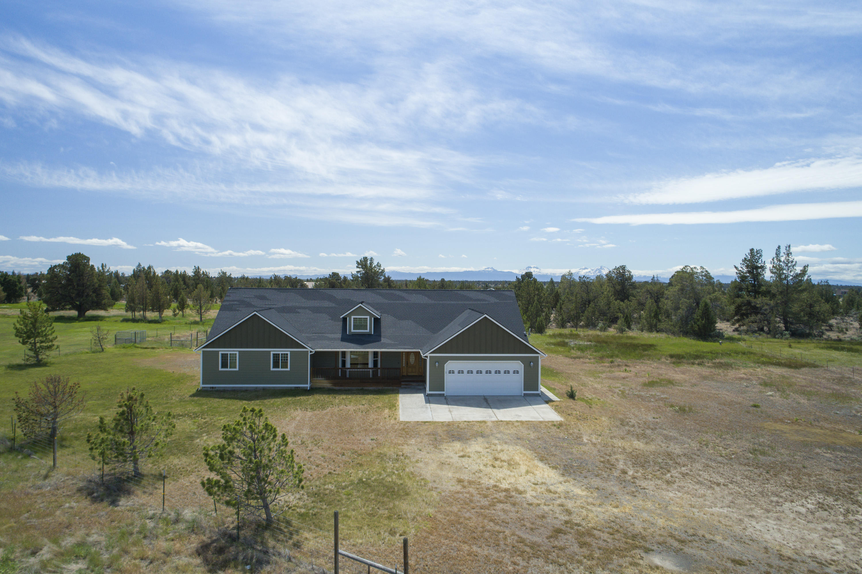 414 Southwest Bent Loop Powell Butte, OR 97753 - Photo 1 of 44 01