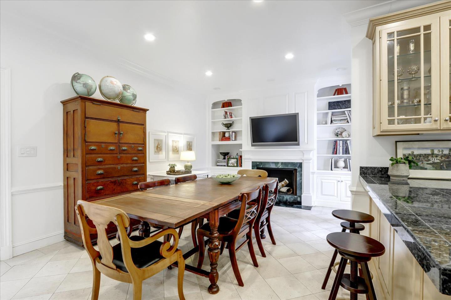 85 Clarendon Road Pacifica, CA 94044 - Photo 30 of 74 a view of a dining room with furniture