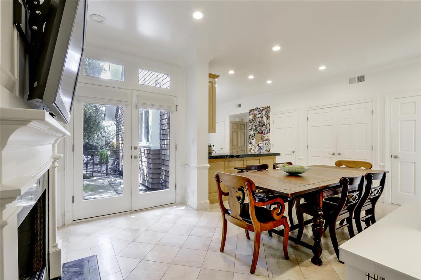 85 Clarendon Road Pacifica, CA 94044 - Photo 34 of 74 a view of a dining room with furniture